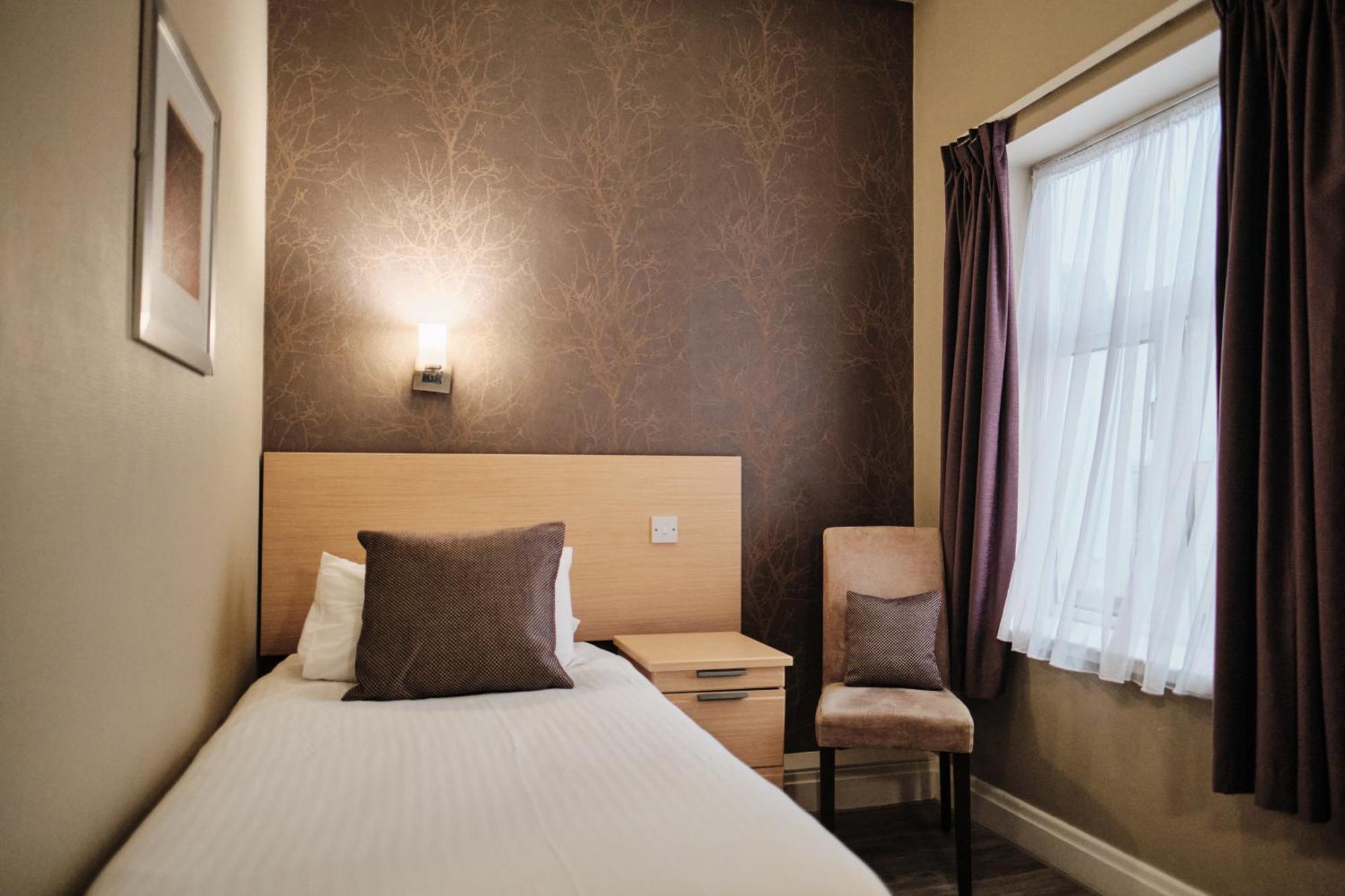 Hotel De Normandie Saint Helier Room photo