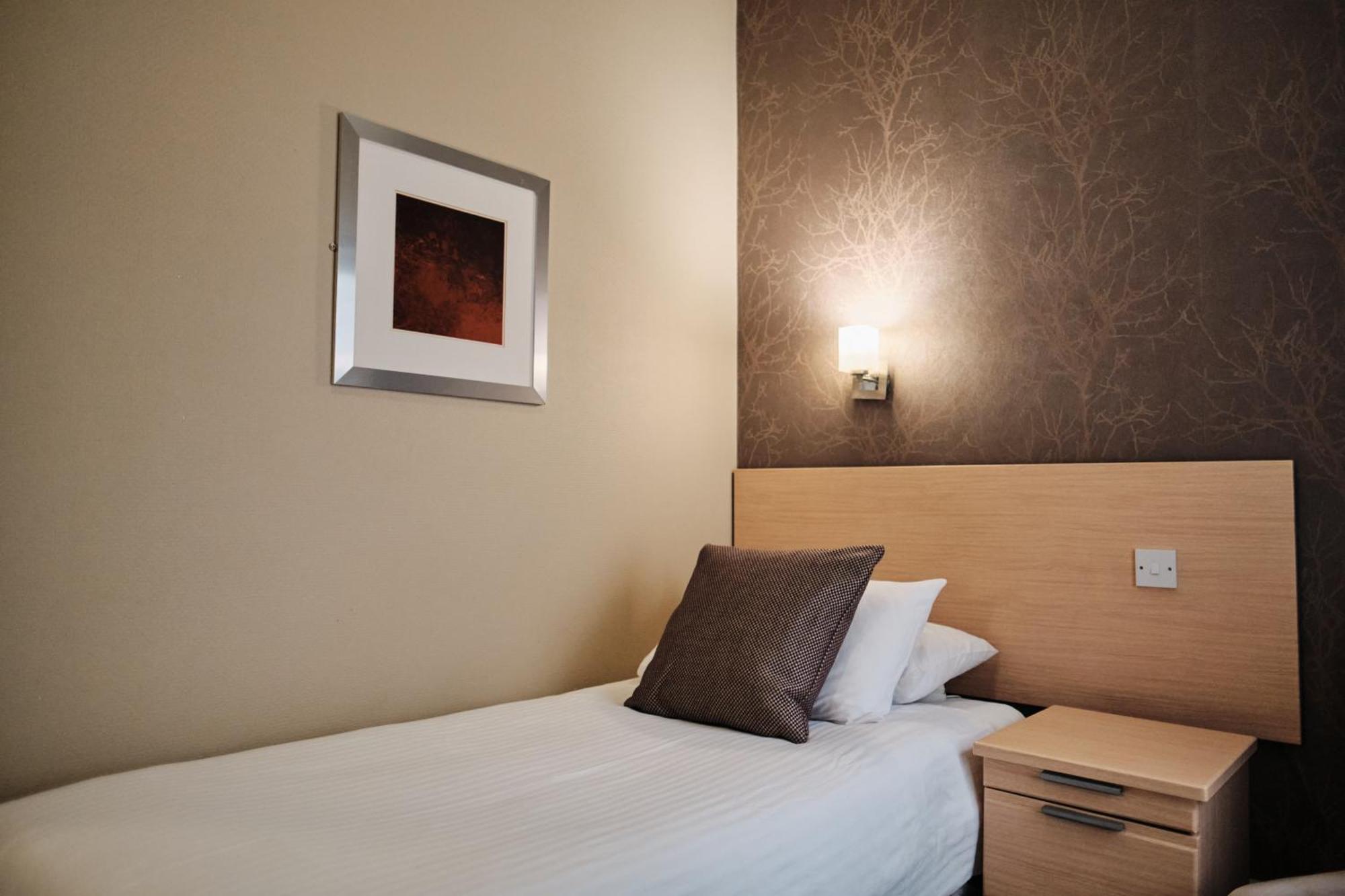 Hotel De Normandie Saint Helier Room photo