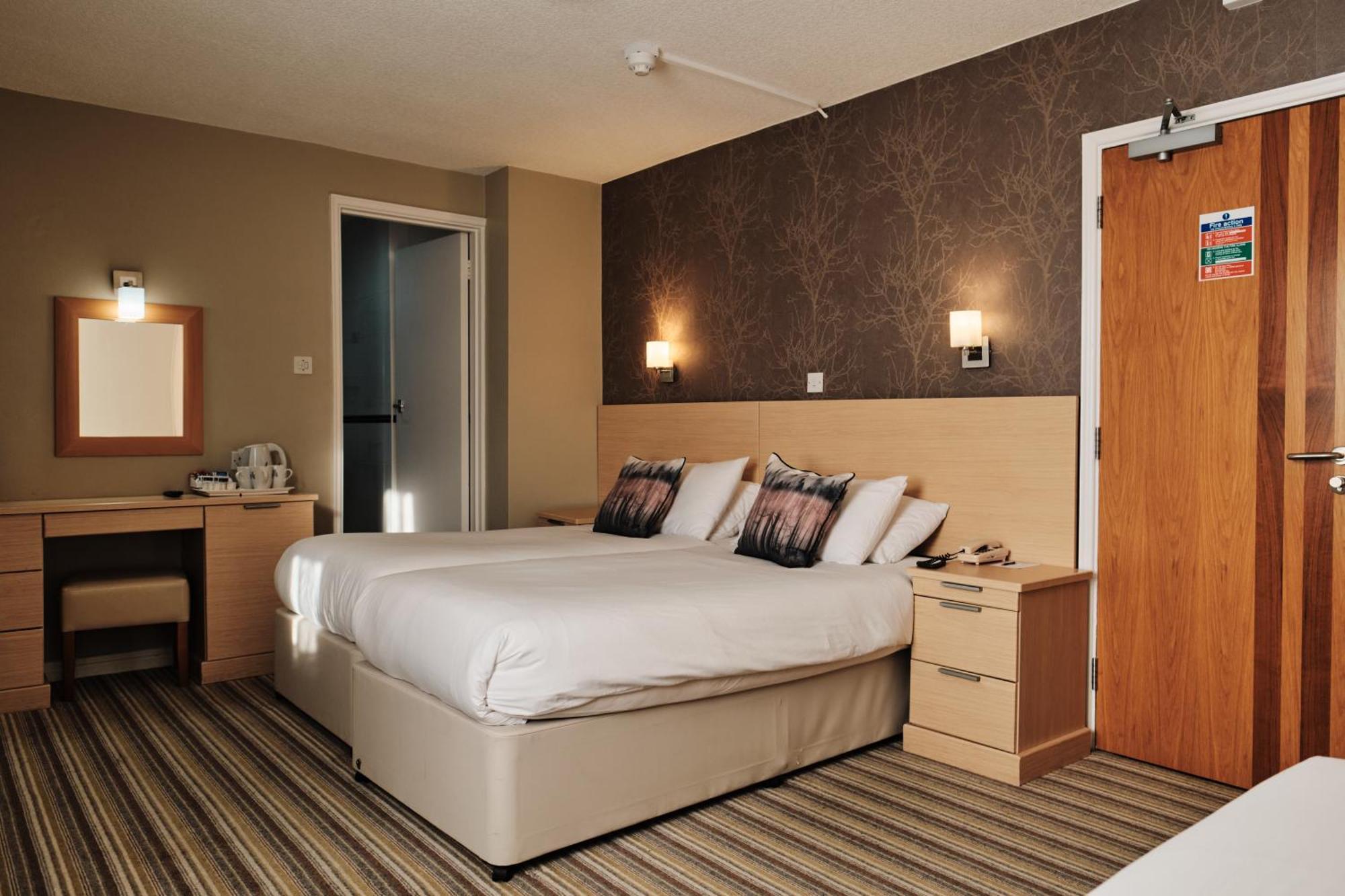 Hotel De Normandie Saint Helier Room photo